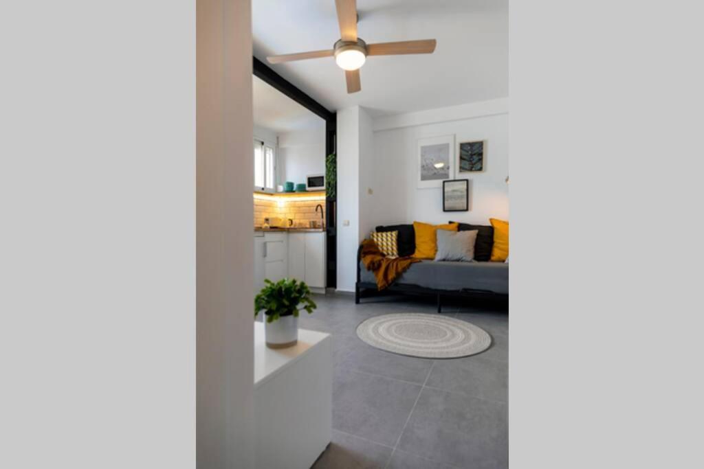 Beachfront Apartment Near Marbella Sitio de Calahonda Exterior photo